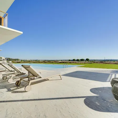 Algarve Coast Casa - Pool, Gym & Apartment