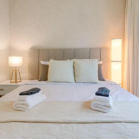 Algarve Coast Casa - Pool, Gym & Apartment Armacao de Pera